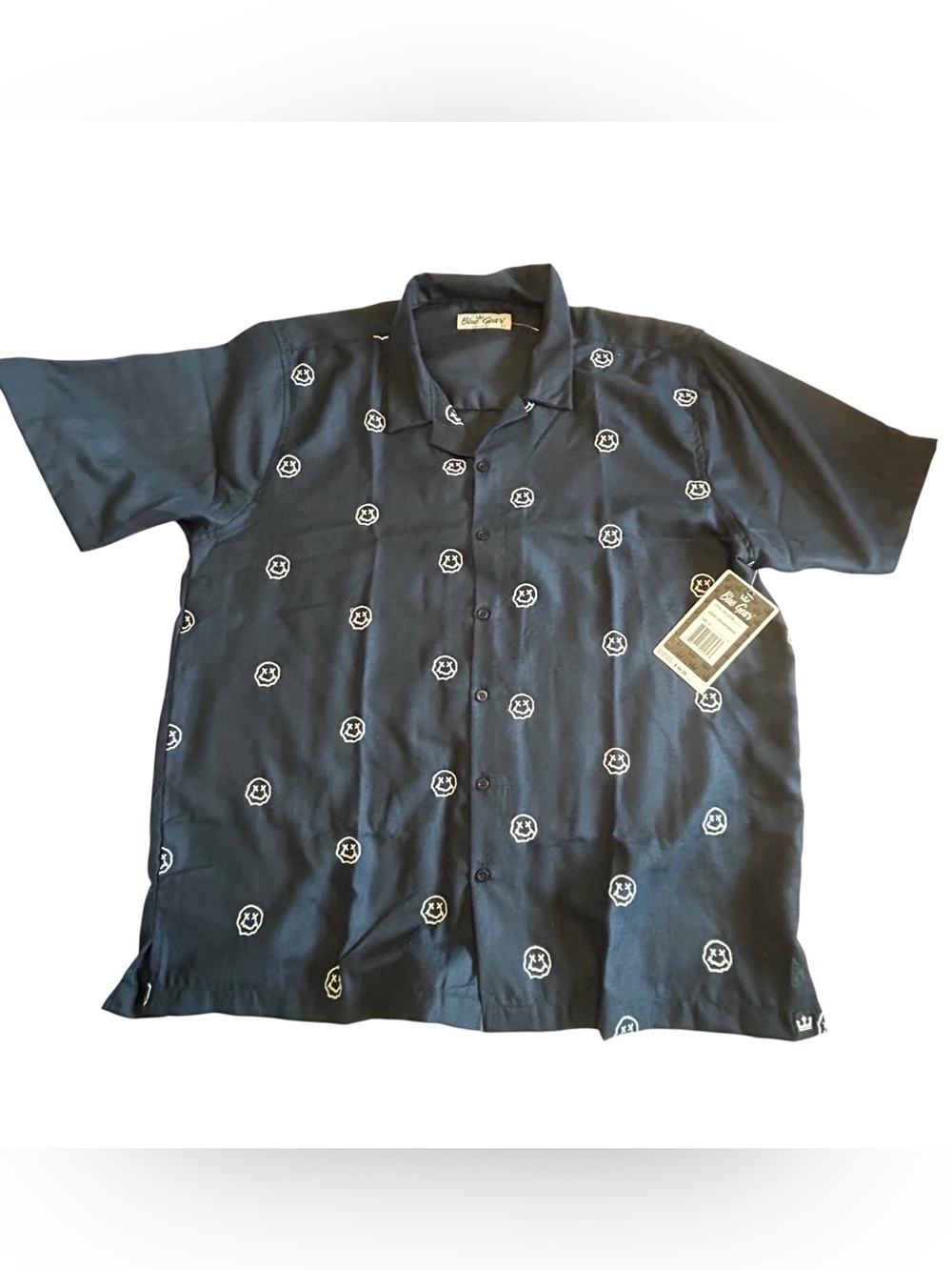 Men's Black Short-Sleeve Button-Down Shirt with White Emblem Print size XL